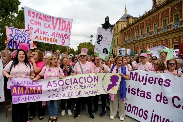 Espagne: forte mobilisation à Séville après des retards de dépistage du cancer du sein