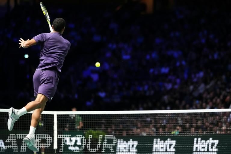 Masters 1000 de Paris: Auger-Aliassime en finale après avoir dompté Bublik
