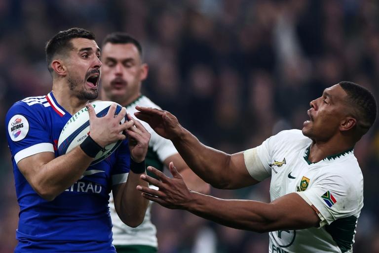 XV de France: après la claque sud-africaine, une tournée à terminer