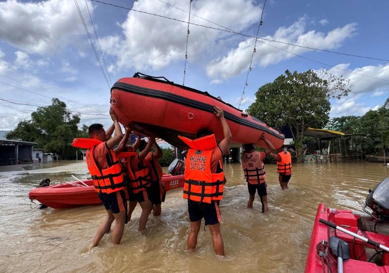Philippines: le typhon Fung-wong fait 25 morts, Taïwan en alerte