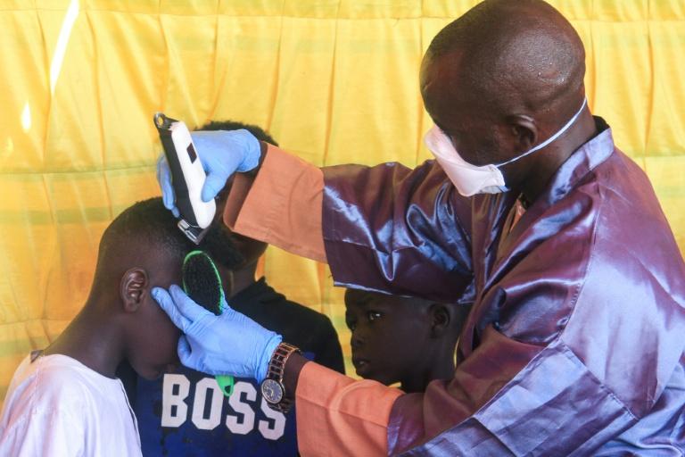 Au Soudan, des médecins déplacés soignent dans l