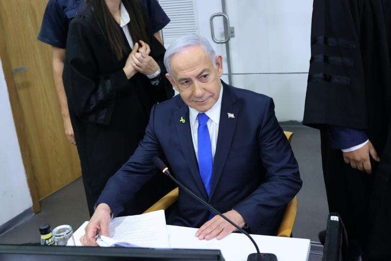 Israël: Netanyahu demande une grâce présidentielle dans son procès pour corruption