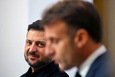 Négociations sur l'Ukraine: Zelensky reçu par Macron, Trump fait part de son optimisme