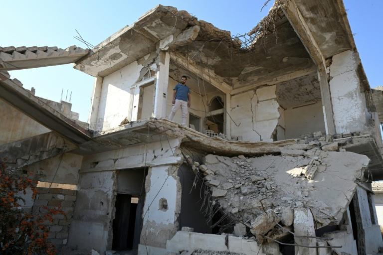 Pour les exilés syriens de retour, voir Daraya et rebâtir