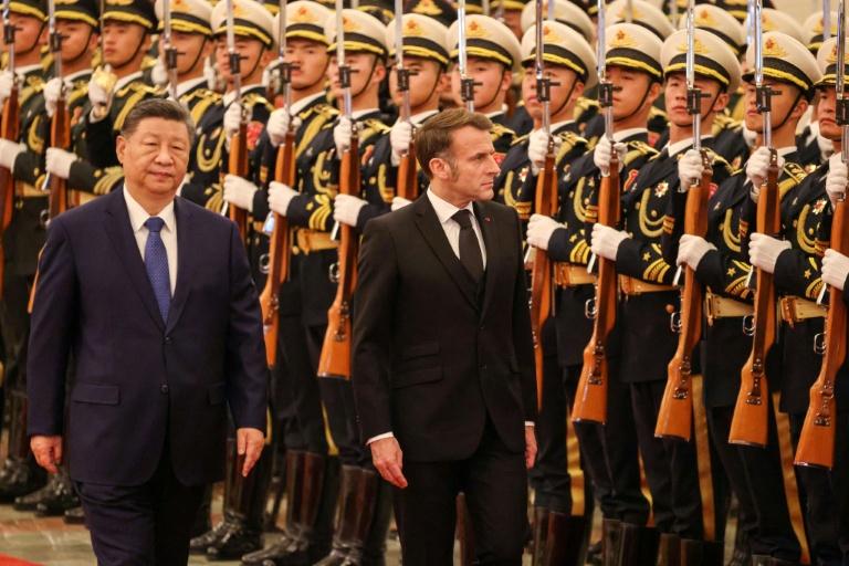 Ukraine, commerce: Macron entre dans le vif du sujet avec Xi à Pékin