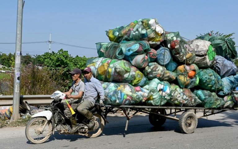 "Des cancers plein le village": la face sombre du recyclage au Vietnam