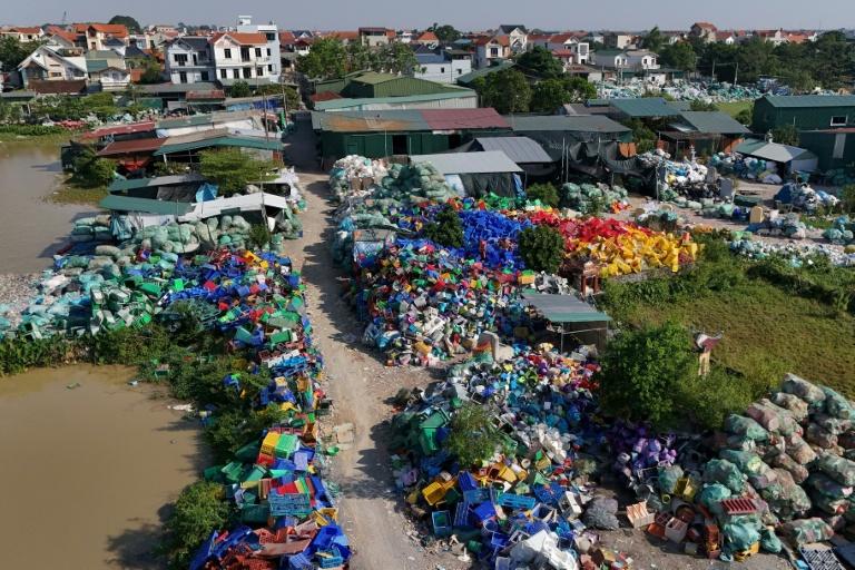 "Des cancers plein le village": la face sombre du recyclage au Vietnam