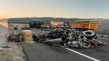 Dermatose: Genevard lundi dans le Sud-Ouest, où des blocages routiers persistent