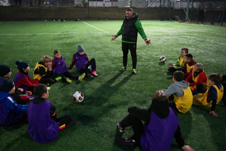 Endeuillé, isolé mais libre de rêver : être jeune en Ukraine