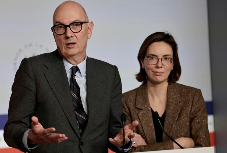 La "loi spéciale" au Parlement, rendez-vous en janvier pour reparler budget