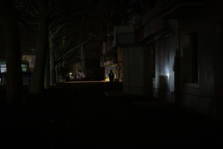 Ukraine: des frappes russes visent le secteur énergétique, deux jours avant Noël