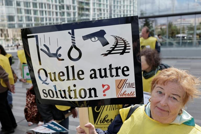 En plein débat sur la fin de vie, l'heure du jugement pour des militants du suicide assisté