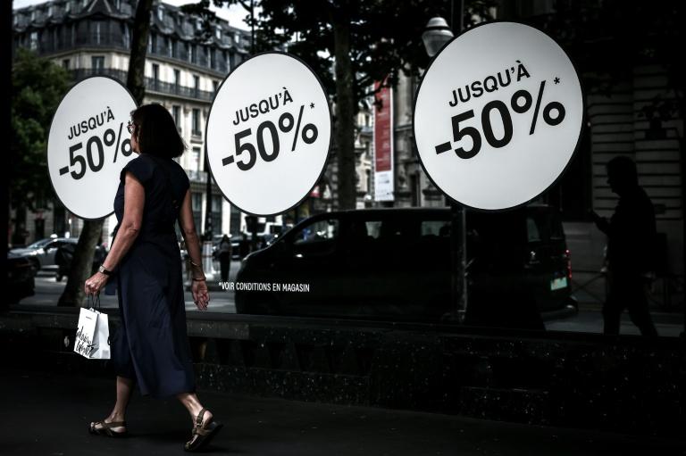 Le lancement des soldes refroidi par la météo hivernale