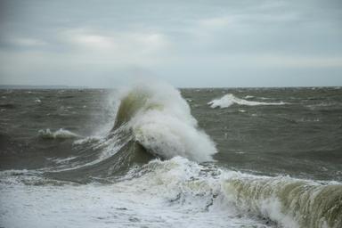 Tempête Goretti: la Manche en vigilance rouge vent pour la nuit de jeudi à vendredi