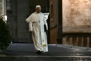 "La guerre est revenue à la mode", dénonce le pape