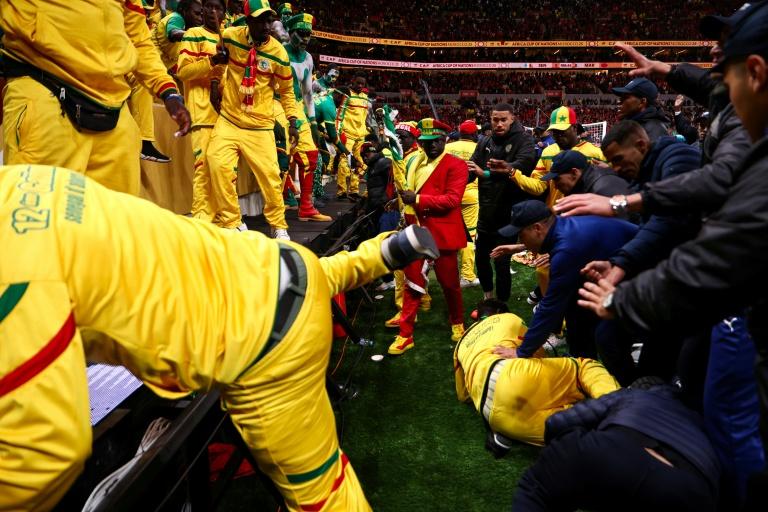 Un penalty, un boycott, une panenka ratée: les folles minutes de la finale Sénégal-Maroc