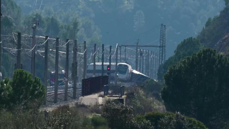 Espagne: le bilan de 39 morts dans la collision entre deux trains pourrait encore grimper