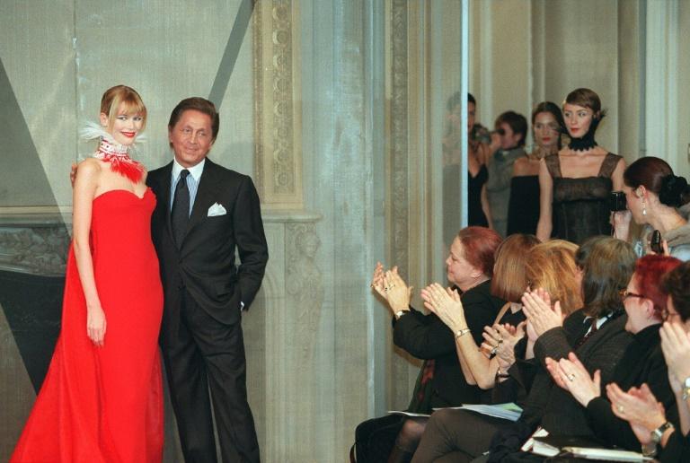 Valentino, le couturier romain amoureux du rouge