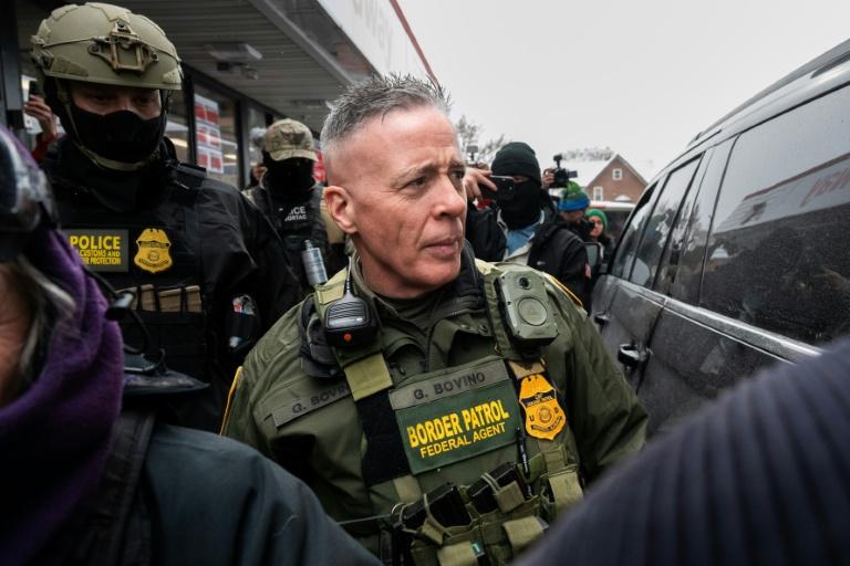 Minneapolis: sous la pression, Trump lâche du lest
