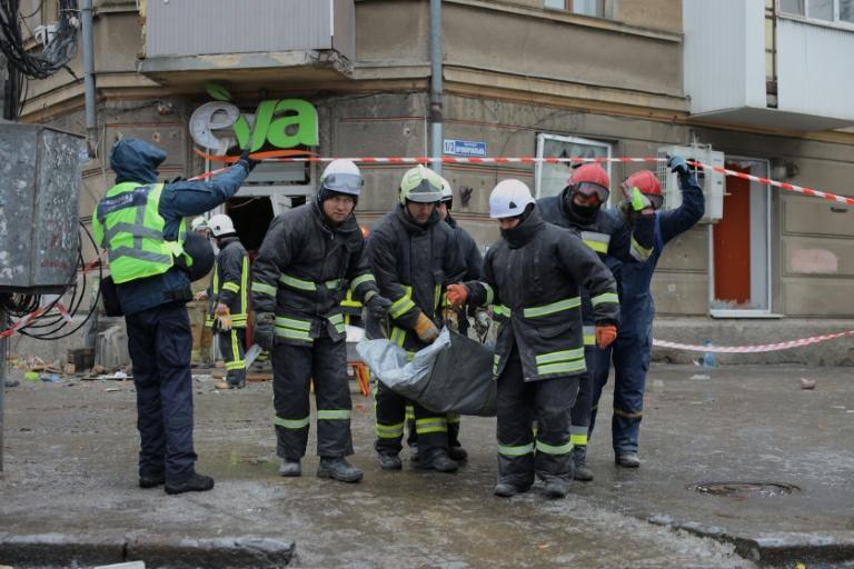 Au moins 12 morts dans une vague de frappes russes en Ukraine