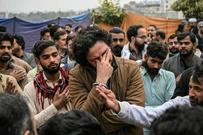 Pakistan: un attentat-suicide fait plus de 30 morts et 130 blessés dans une mosquée chiite