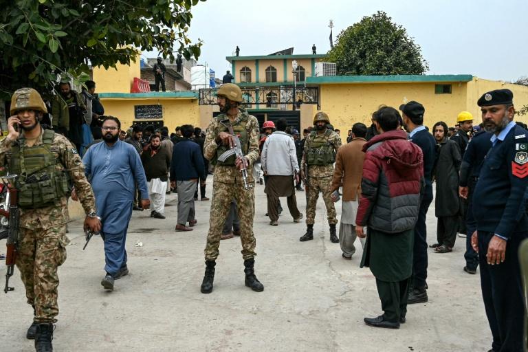 Pakistan: un attentat-suicide fait plus de 30 morts et 130 blessés dans une mosquée chiite