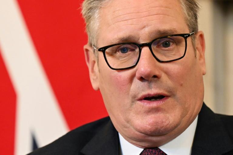 Affaire Epstein/Mandelson: soutenu par plusieurs ministres, Starmer exclut de démissionner