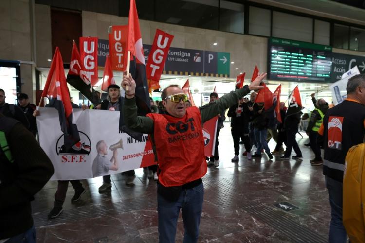 Espagne: les conducteurs de train en grève après les accidents mortels de janvier