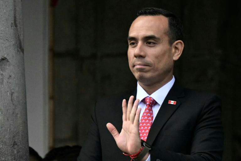 Pérou : débat au Parlement sur une destitution du président par intérim José Jeri