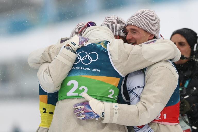 JO: les biathlètes français champions olympiques en relais, nouveau record de médailles aux Jeux d'hiver