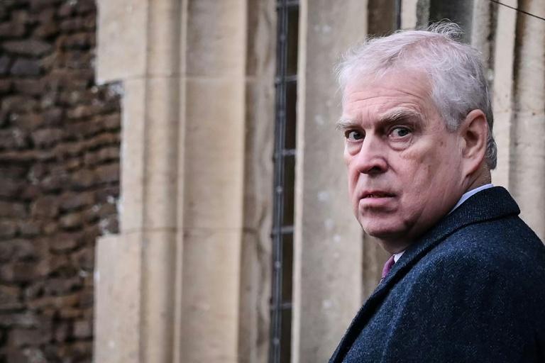 Affaire Epstein: l'ex-prince Andrew arrêté et placé en garde à vue
