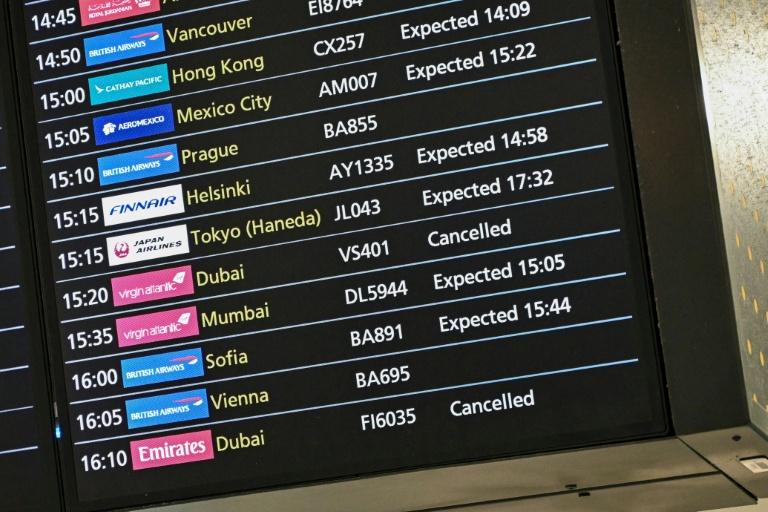 Conflit au Moyen-Orient: ciel paralysé, galère et incertitude des voyageurs