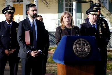 Engins explosifs à New York: les suspects accusés d'"actes terroristes" ont fait allégeance à l'EI