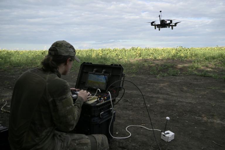 Drones: l’expertise ukrainienne recherchée dans la "guerre de pauvres"