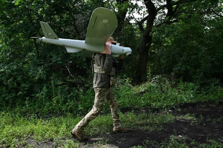 Drones: l’expertise ukrainienne recherchée dans la "guerre de pauvres"