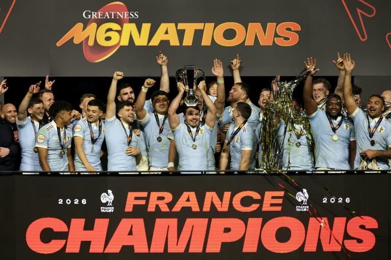 Six nations: le XV de France bat l'Angleterre 48-46 et remporte un deuxième Tournoi d'affilée