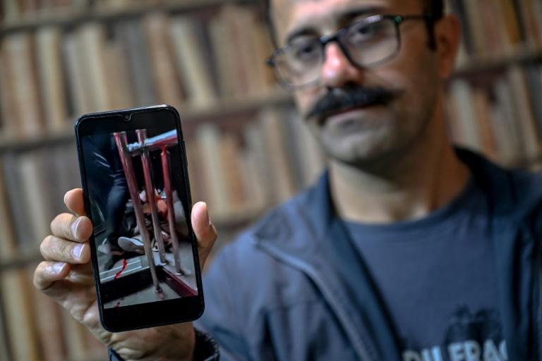 Ils ont fui "l'enfer" en Iran et regardent la guerre depuis l'exil