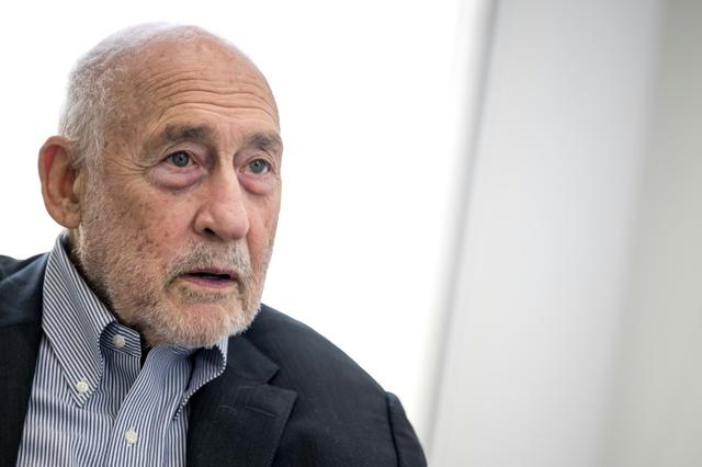 Un risque de stagflation "assez élevé" aux États-Unis, assure l'économiste Joseph Stiglitz