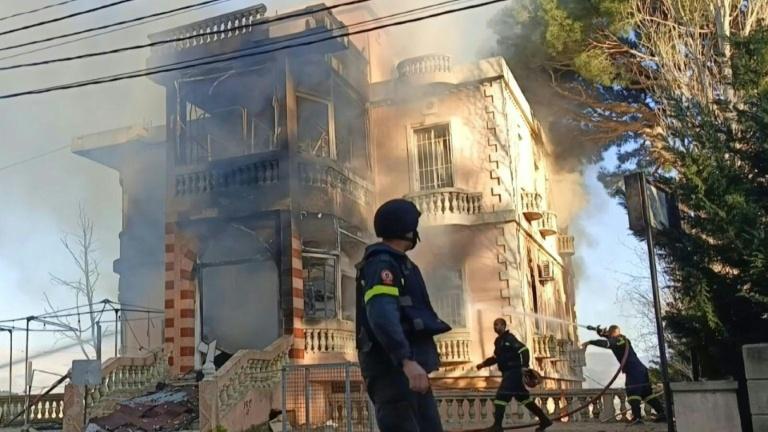 Liban: Israël frappe au coeur de Beyrouth, détruit deux ponts dans le sud