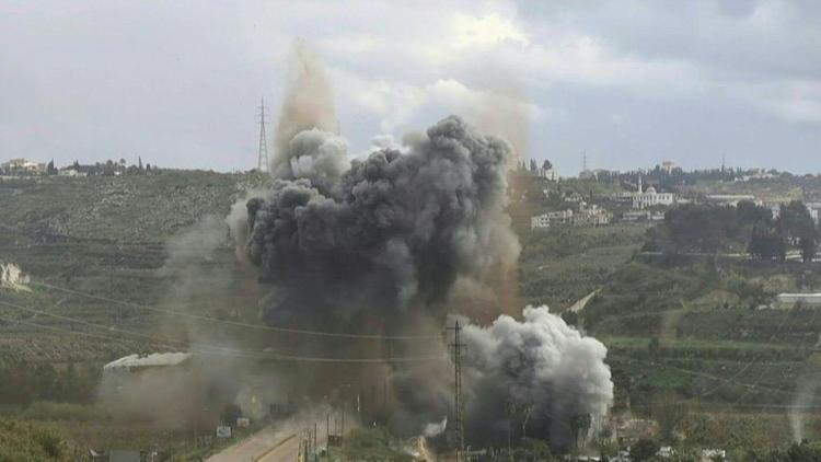 Israël frappe Téhéran, l'AIE met en garde contre une grave crise de l'énergie