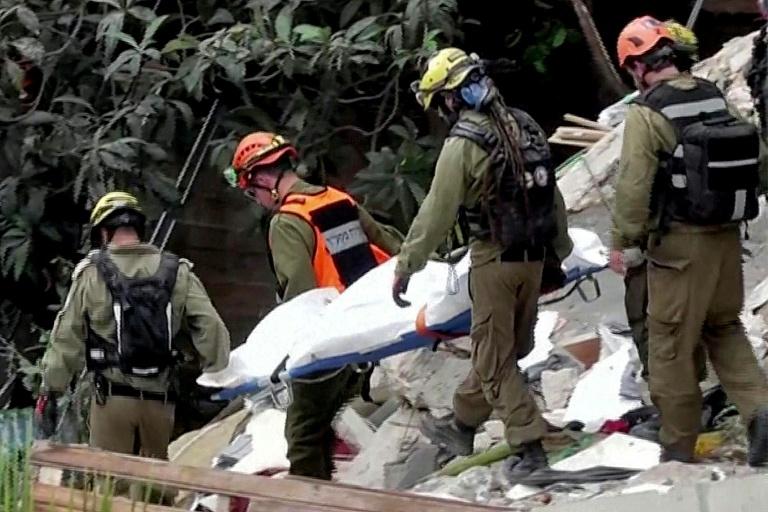 Israël: 4 morts dans la frappe iranienne de dimanche à Haïfa, nouvelles salves vers le centre