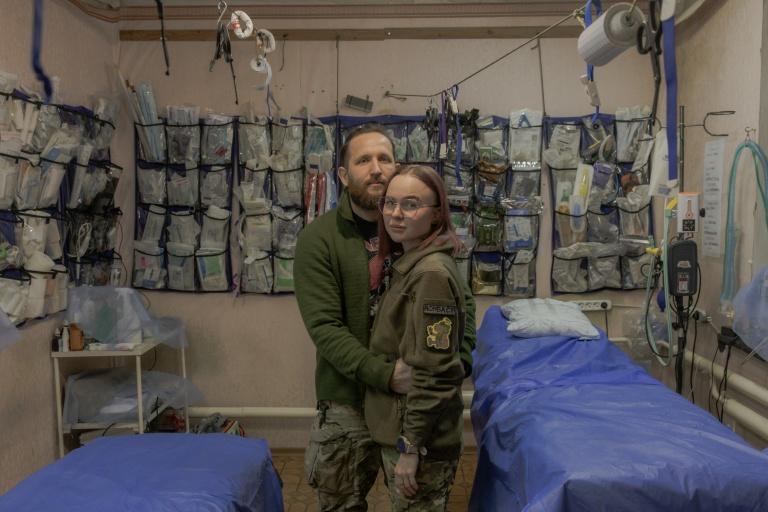 Sur le front ukrainien, un couple de soignants panse la guerre
