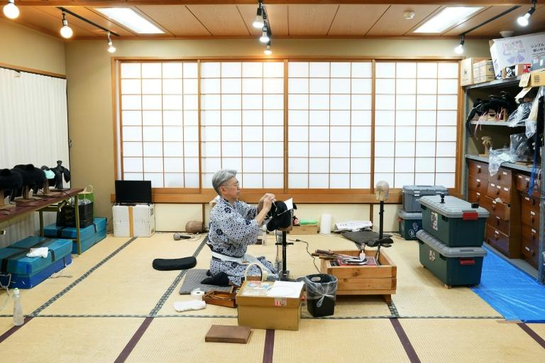 Au Japon, les maîtres perruquiers donnent vie à la scène