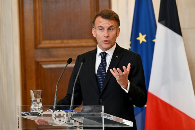 Carburants: "Aujourd'hui, la situation ne nous fait envisager aucune pénurie", assure Macron