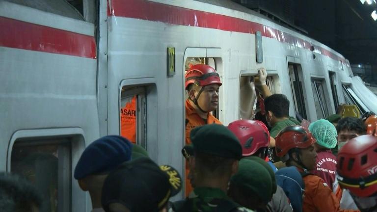Indonésie: 14 morts dans une collision ferroviaire près de Jakarta
