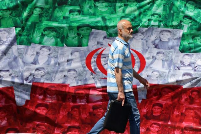 Iran: Washington évoque un long blocus, le pétrole à 125 dollars