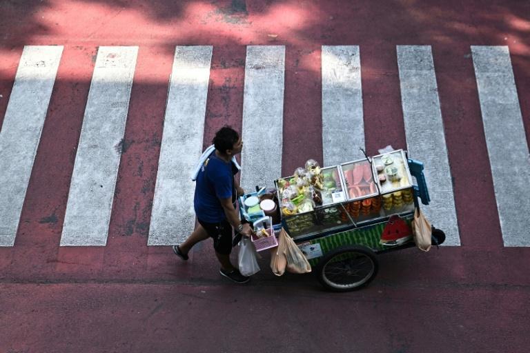 Bangkok, paradis de la street food, donne un coup de balai parmi les vendeurs de rue