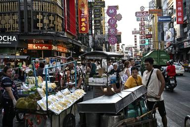 Bangkok, paradis de la street food, donne un coup de balai parmi les vendeurs de rue