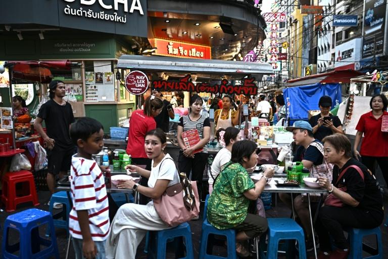 Bangkok, paradis de la street food, donne un coup de balai parmi les vendeurs de rue