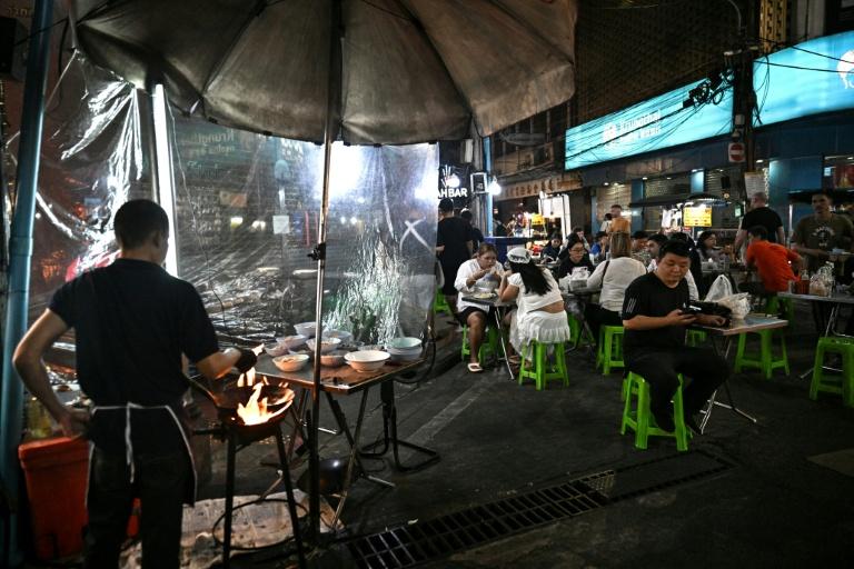 Bangkok, paradis de la street food, donne un coup de balai parmi les vendeurs de rue